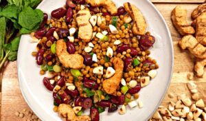 Lentil salad with smoked or vegan chicken