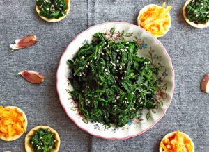 spinach with sesame oil and garlic