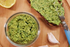 green pesto sauce recipe