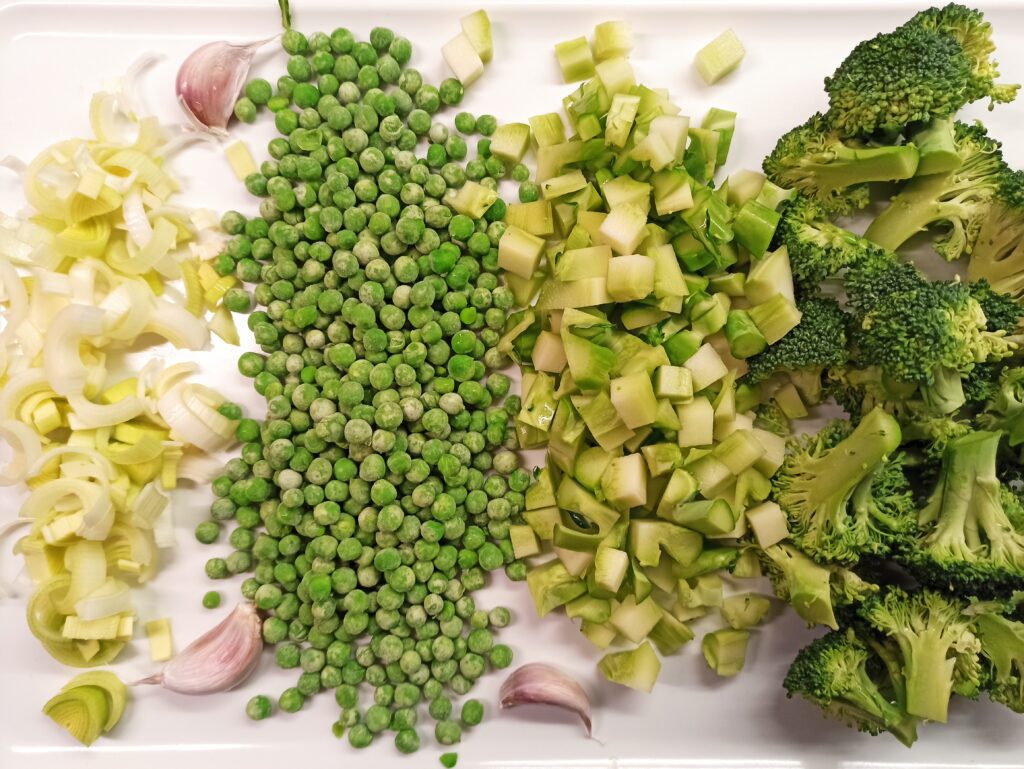 broccoli, green peas, leek, garlic