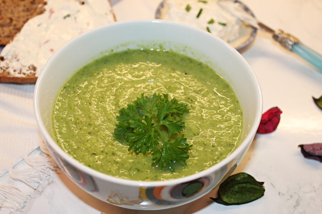 broccoli and green peas soup