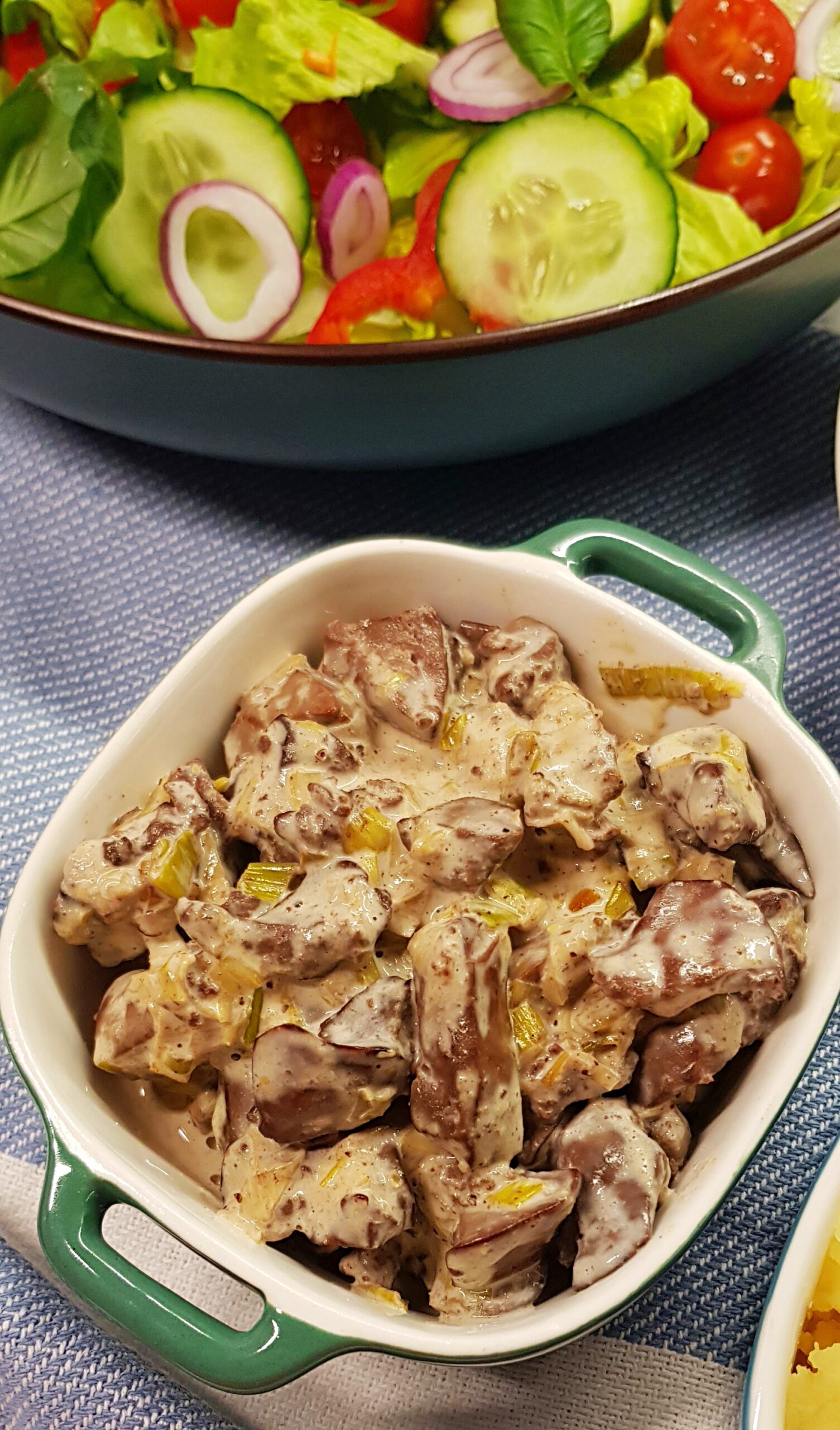 chicken liver in oat cream sauce