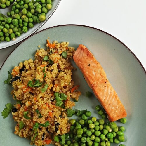 quinoa bowl with baked salmon and green beans