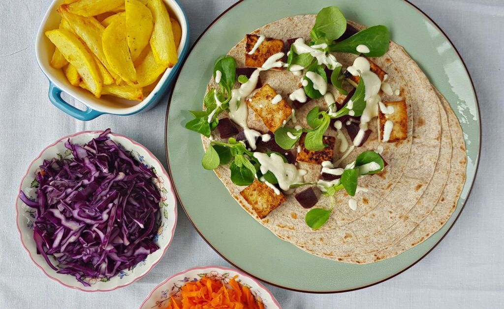 wraps with tofu and beetroot