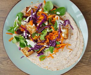 wraps with tofu and beetroot