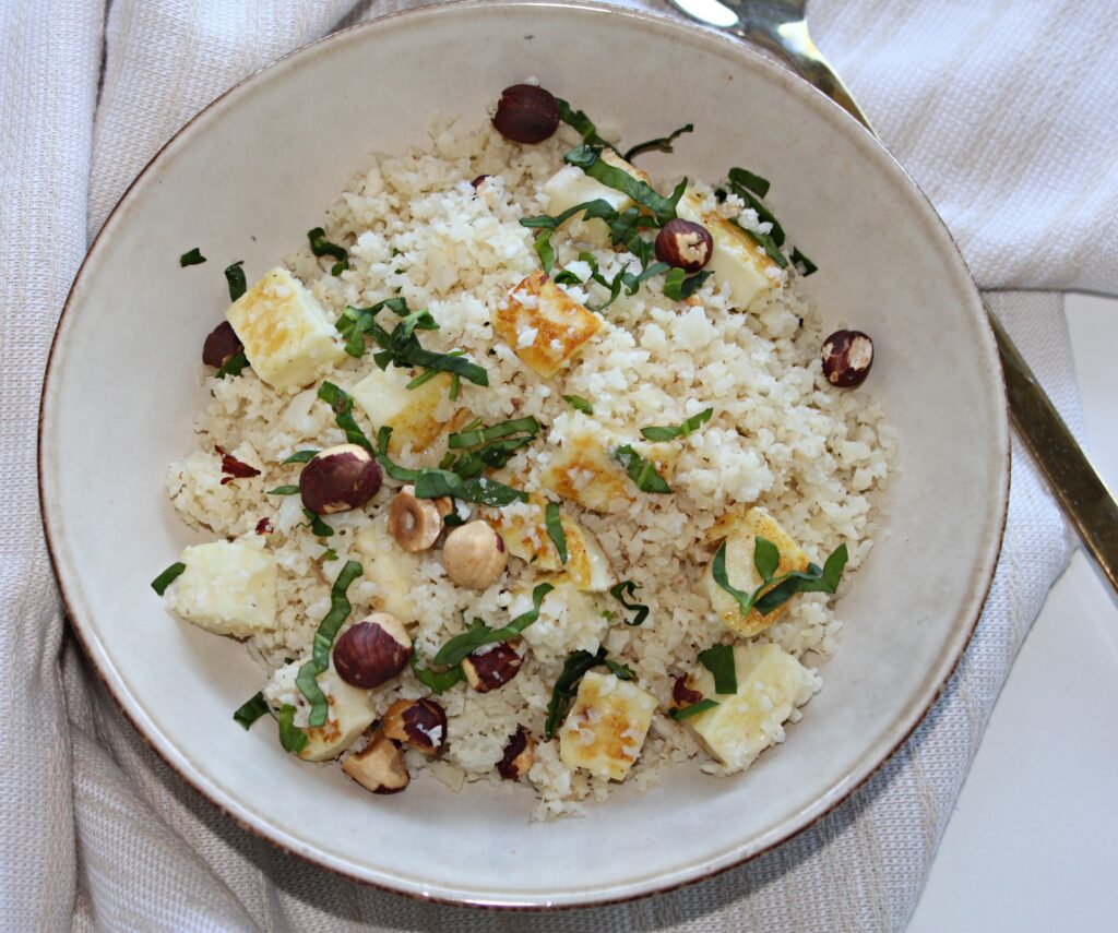 cauliflower rice with grilled halloumi