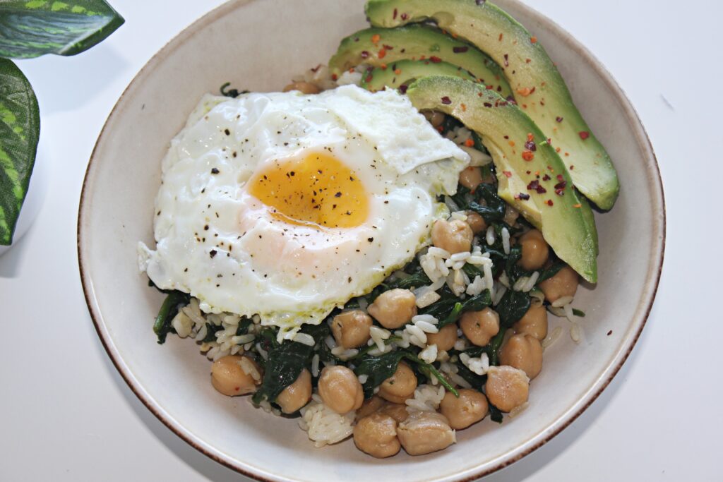 Sautéed Chickpeas with Spinach and Garlic