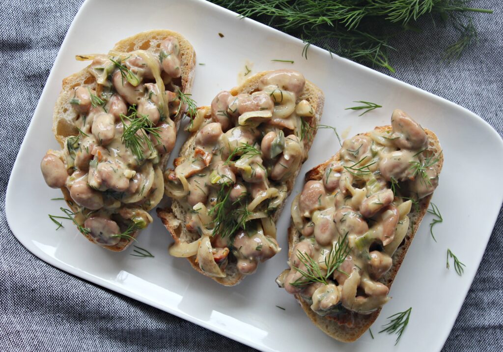 creamy pinto beans on toast