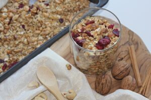 crunchy cashew walnut granola