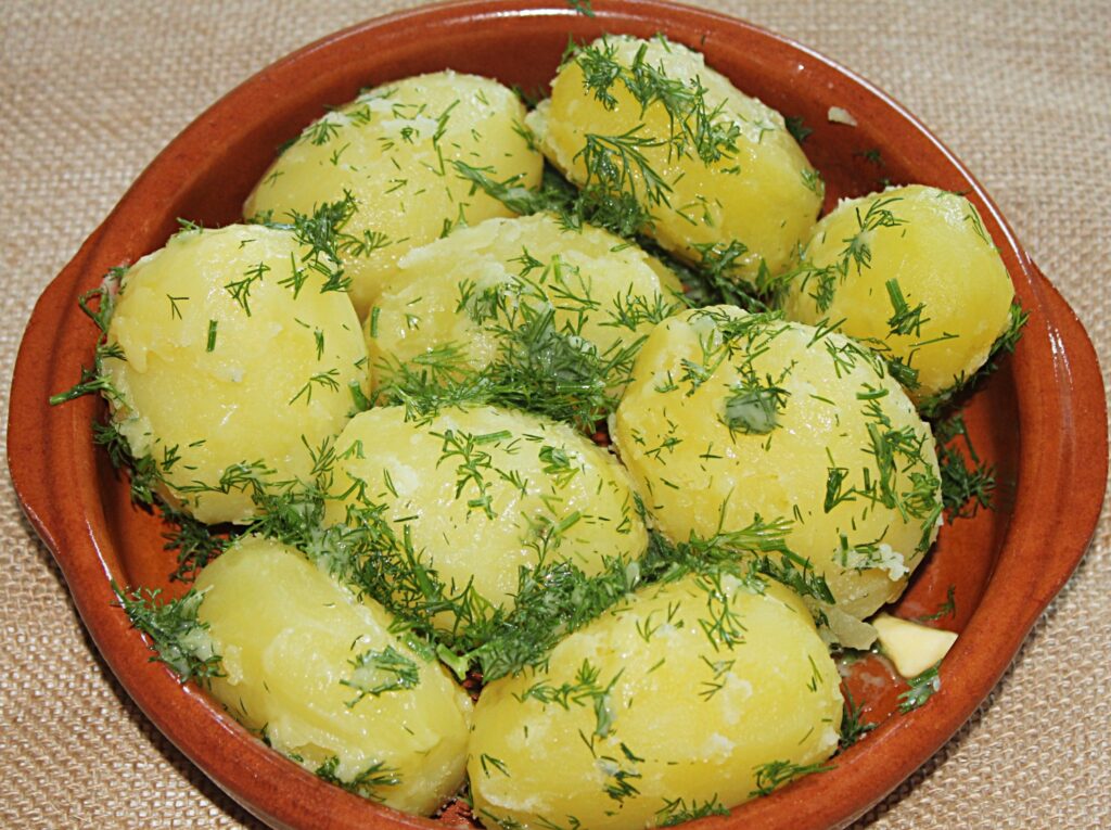 buttered potatoes with dill