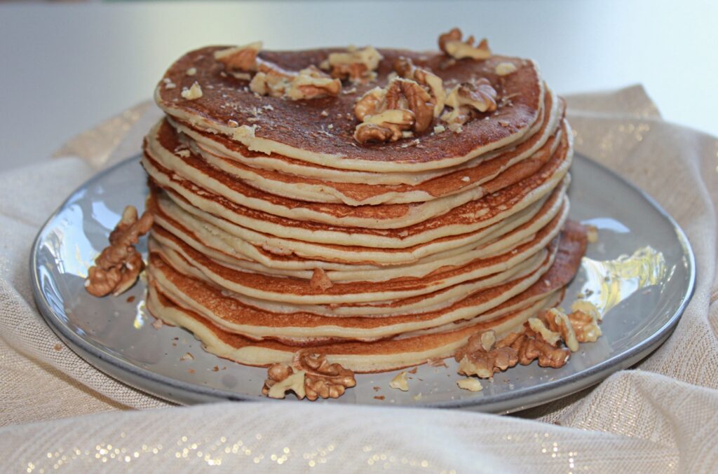 protein-packed yogurt pancakes with almond flour