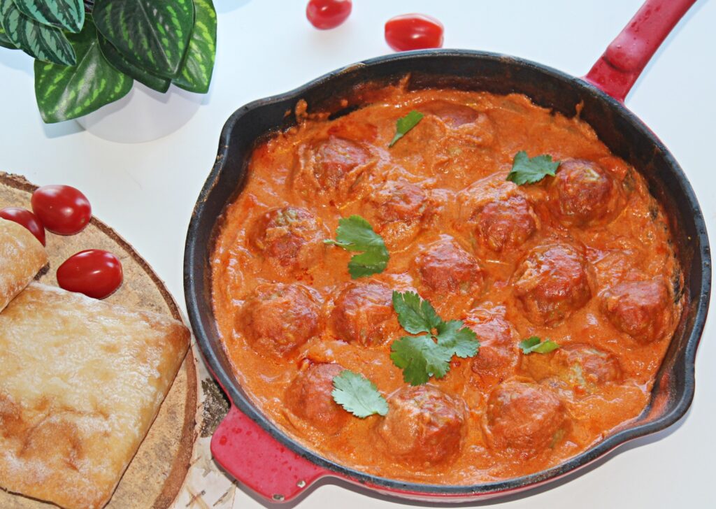 meatballs in creamy tomato sauce