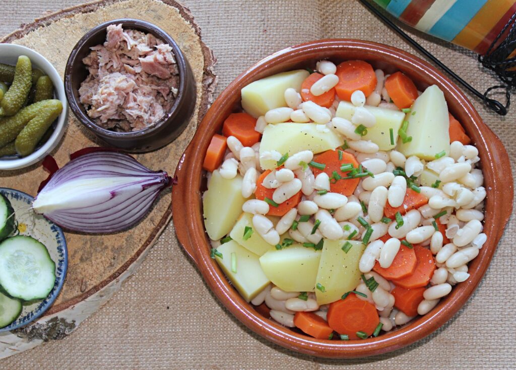 Greek boiled beans (fasolia vrasta)