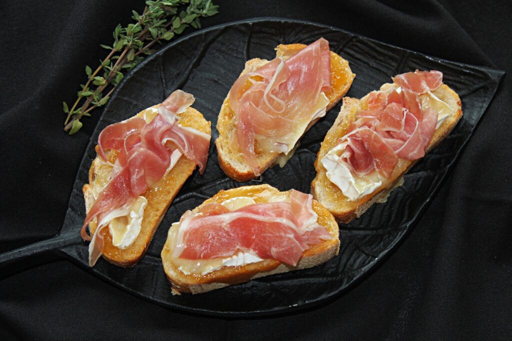 crostini with camembert and jamon