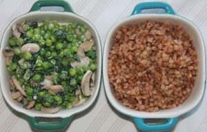 shiitake mushrooms with spinach and peas