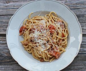 tomato and bacon pasta