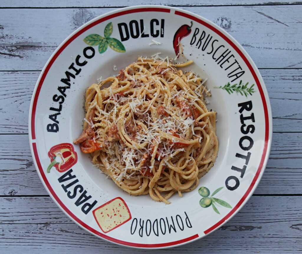 tomato and bacon pasta