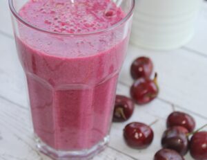 beet and cherry smoothie