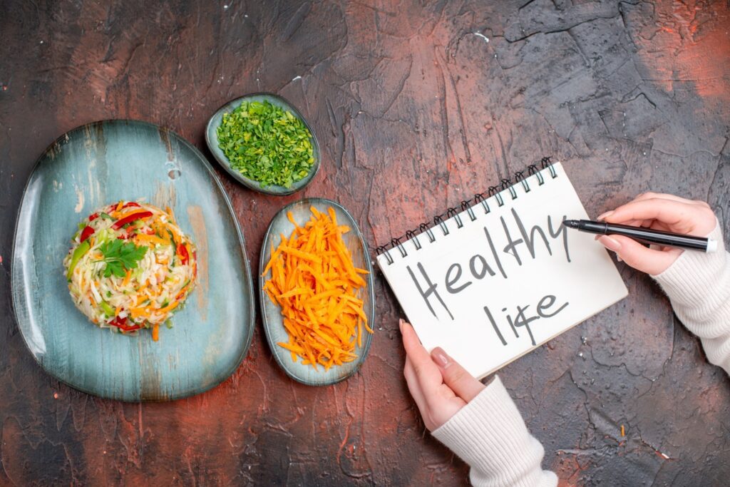 mindful living, journaling and healthy eating