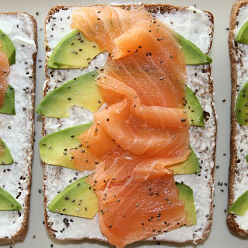 avocado toast with smoked salmon and chia