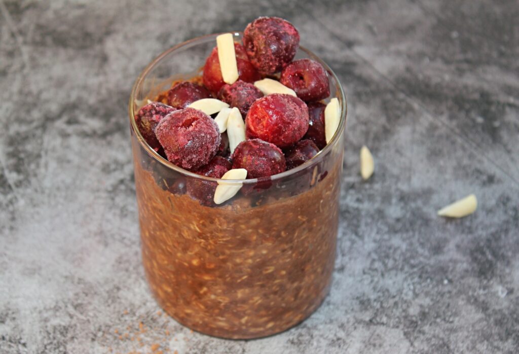 chocolate cherry overnight oats