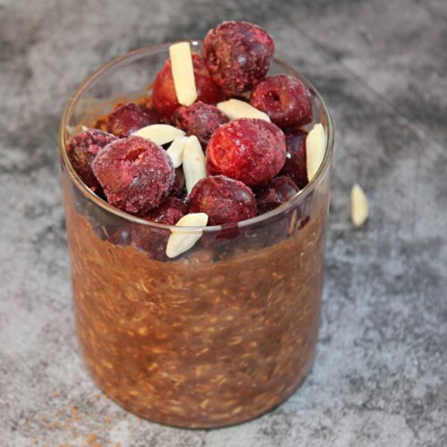 chocolate cherry overnight oats