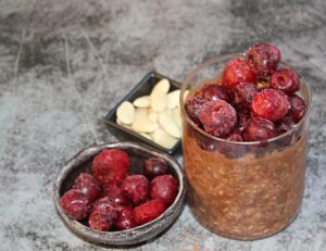 chocolate cherry overnight oats